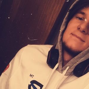 Meet your Posher, Jade